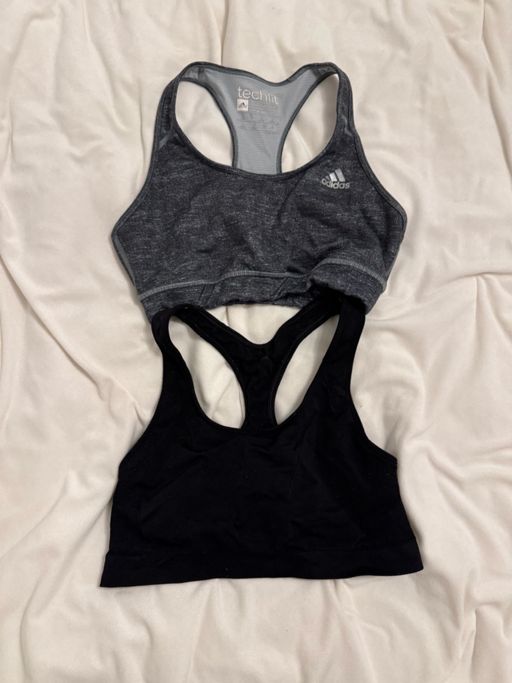 2 sports bras size small